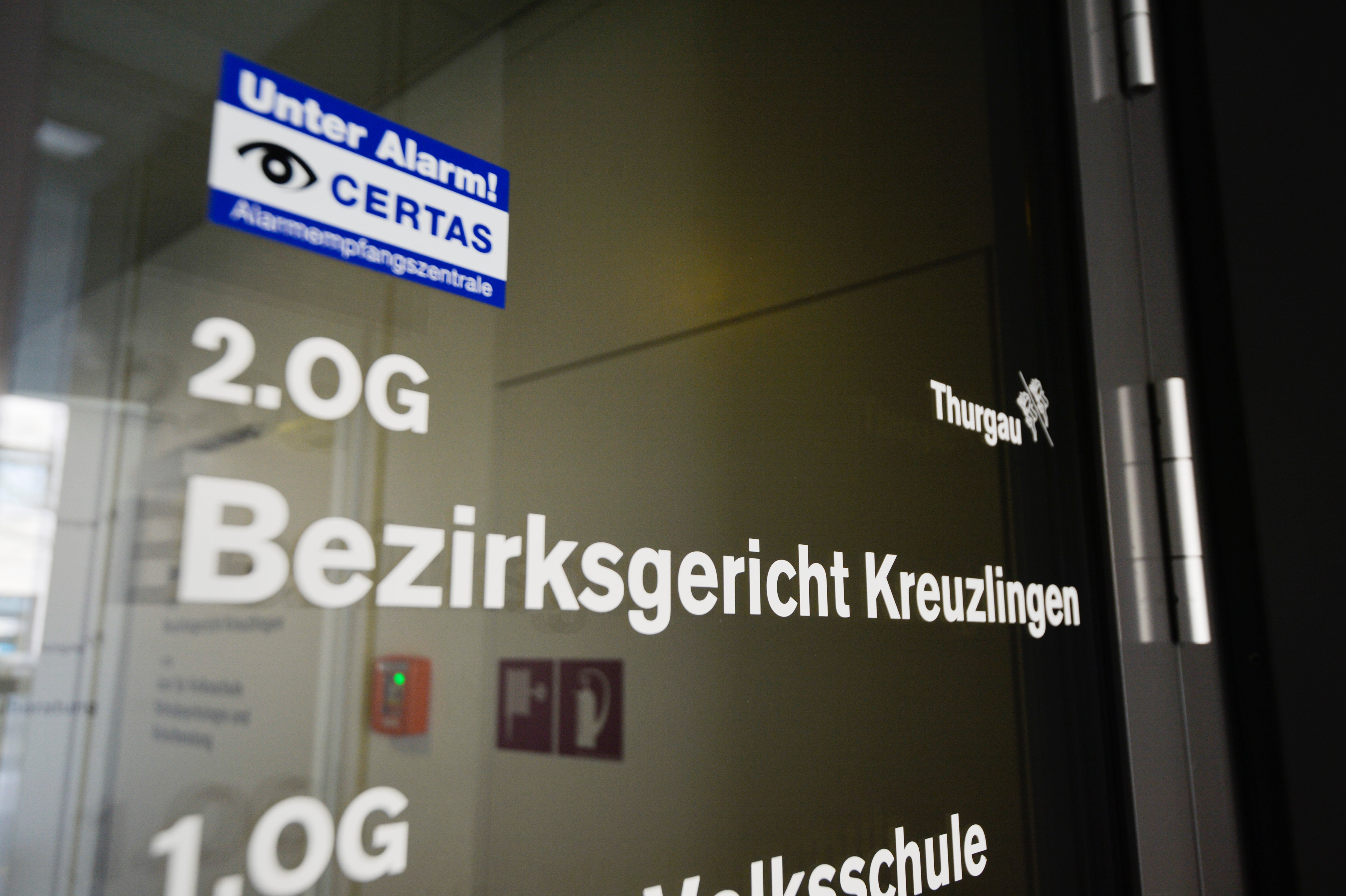 Machen Sie Ihn Ein Betrogener Ehemann - Gauner Bestraft Wie Ein Betrogener Machen Sie Ihn Ein Betrogener Ehemann - Gauner Bestraft Wie Ein Betrogener